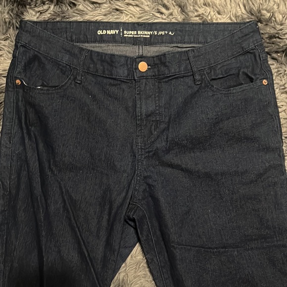 Old Navy Super Skinny Jeans - Picture 3 of 12